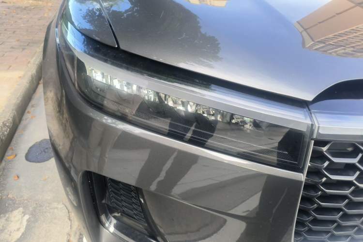 Used Li Auto ONE 2021 Extended-Range 6-Seater Version Right Front Headlight