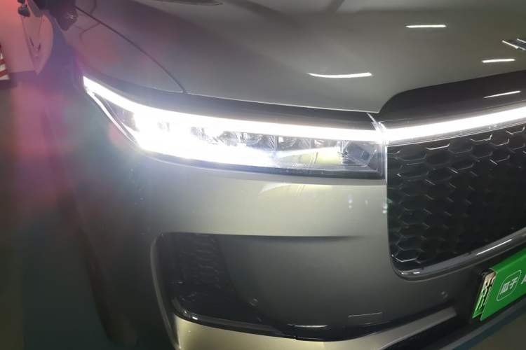 Used Li Auto ONE 2021 Extended-Range 6-Seater Version Right Front Headlight