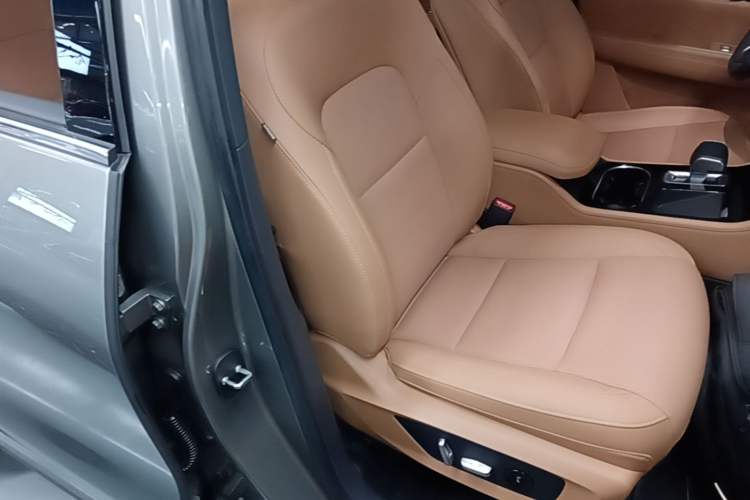 Used Li Auto ONE 2021 Extended-Range 6-Seater Version Right Front Seat