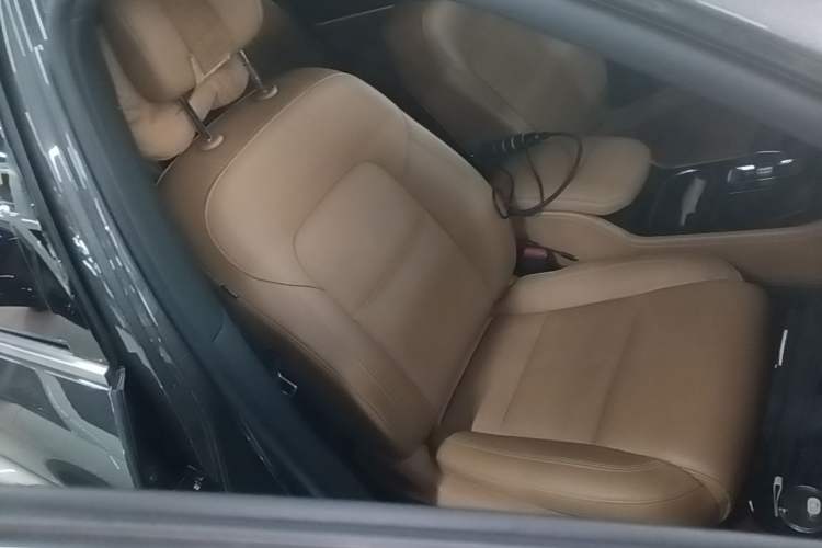 Used Li Auto ONE 2021 Extended-Range 6-Seater Version Right Front Seat