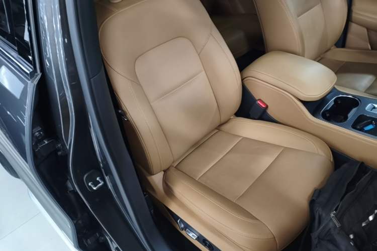 Used Li Auto ONE 2021 Extended-Range 6-Seater Version Right Front Seat