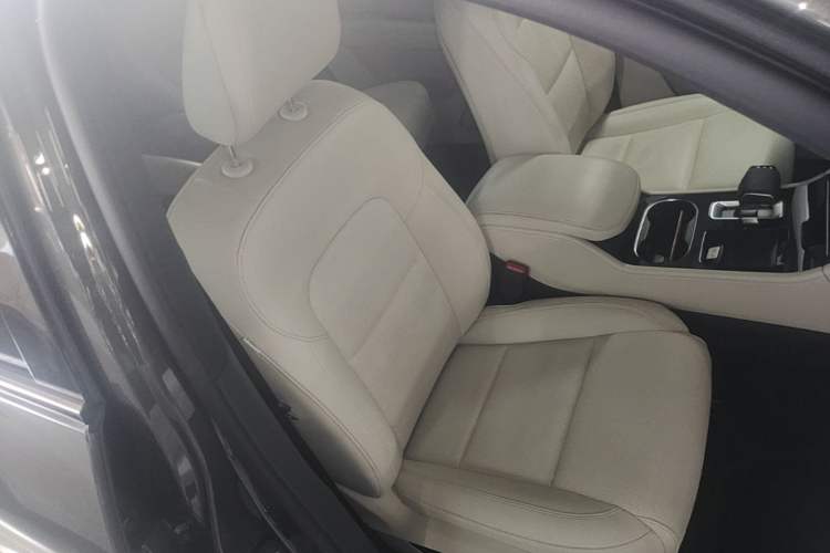 Used Li Auto ONE 2021 Extended-Range 6-Seater Version Right Front Seat