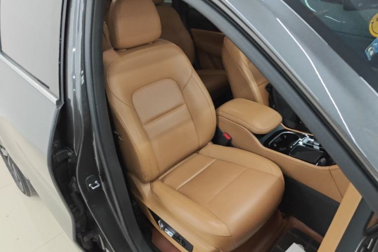 Used Li Auto ONE 2021 Extended-Range 6-Seater Version Right Front Seat