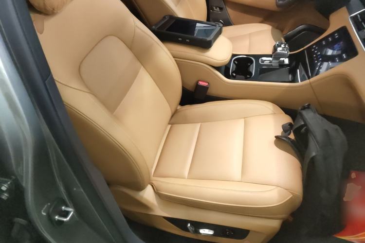 Used Li Auto ONE 2021 Extended-Range 6-Seater Version Right Front Seat