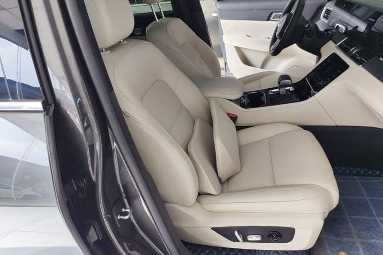 Used Li Auto ONE 2021 Extended-Range 6-Seater Version Right Front Seat