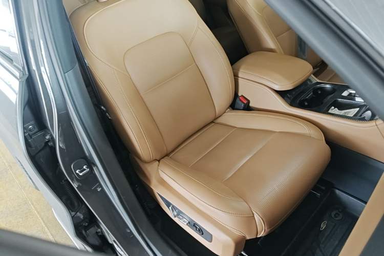 Used Li Auto ONE 2021 Extended-Range 6-Seater Version Right Front Seat