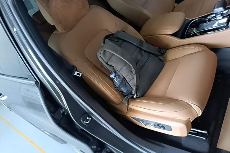Used Li Auto ONE 2021 Extended-Range 6-Seater Version Right Front Seat