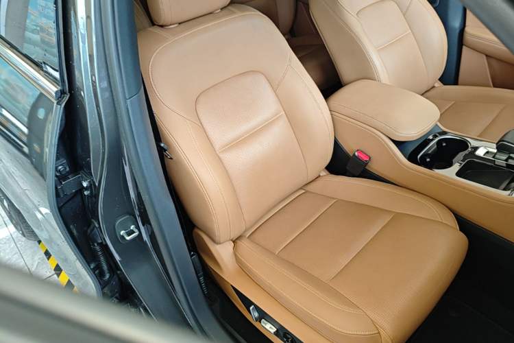 Used Li Auto ONE 2021 Extended-Range 6-Seater Version Right Front Seat