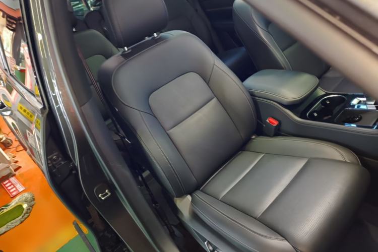 Used Li Auto ONE 2021 Extended-Range 6-Seater Version Right Front Seat