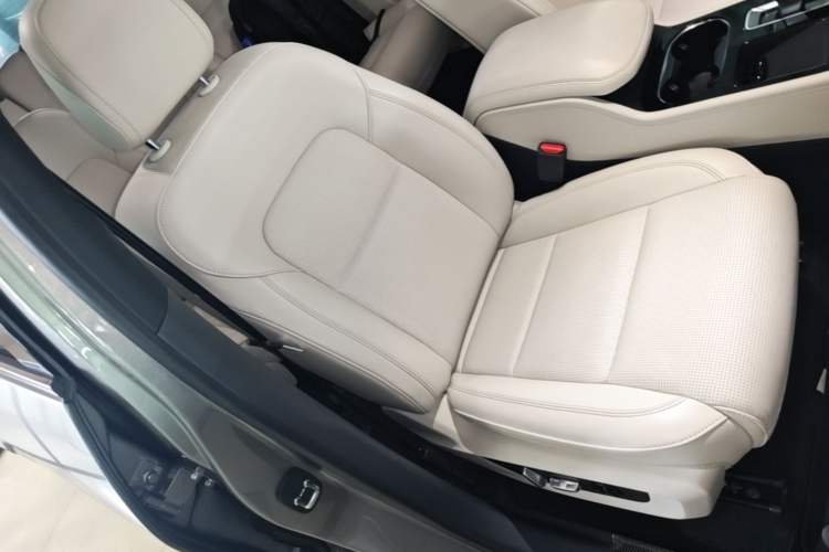 Used Li Auto ONE 2021 Extended-Range 6-Seater Version Right Front Seat
