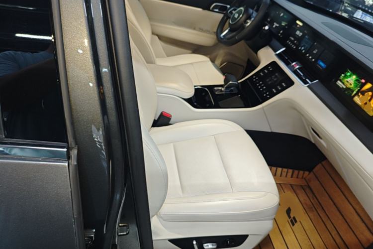 Used Li Auto ONE 2021 Extended-Range 6-Seater Version Right Front Seat