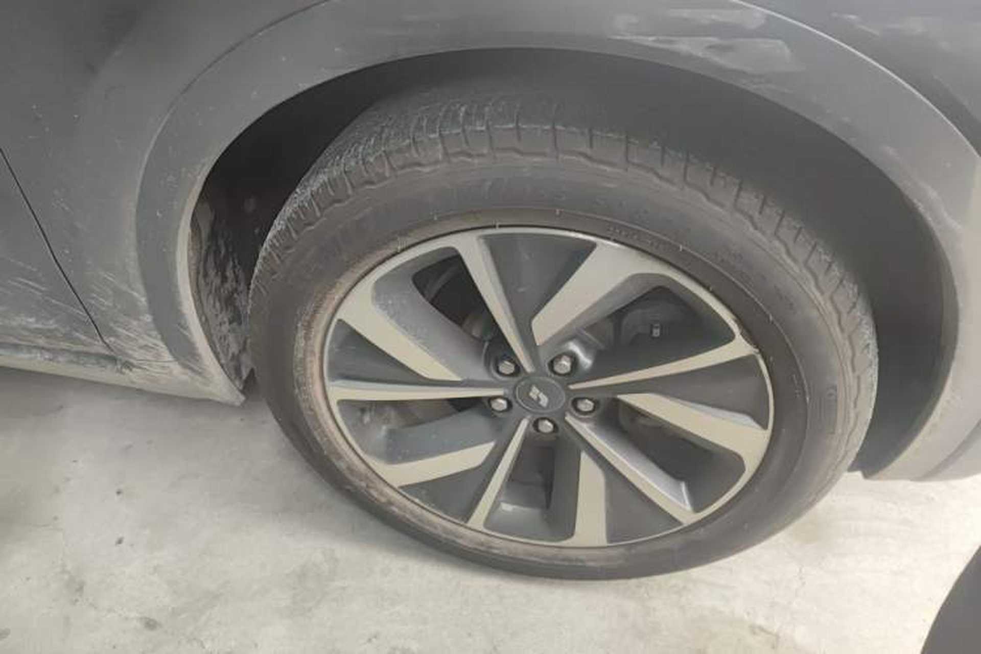 Used Li Auto ONE 2021 Extended-Range 6-Seater Version Right Front Wheel Hub