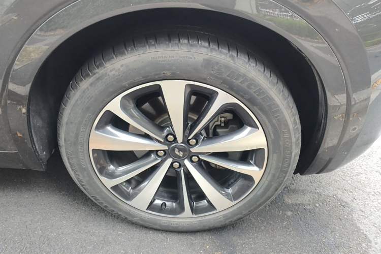Used Li Auto ONE 2021 Extended-Range 6-Seater Version Right Front Wheel Hub