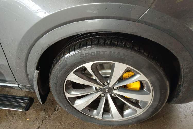 Used Li Auto ONE 2021 Extended-Range 6-Seater Version Right Front Wheel Hub