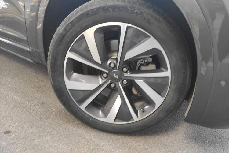 Used Li Auto ONE 2021 Extended-Range 6-Seater Version Right Front Wheel Hub