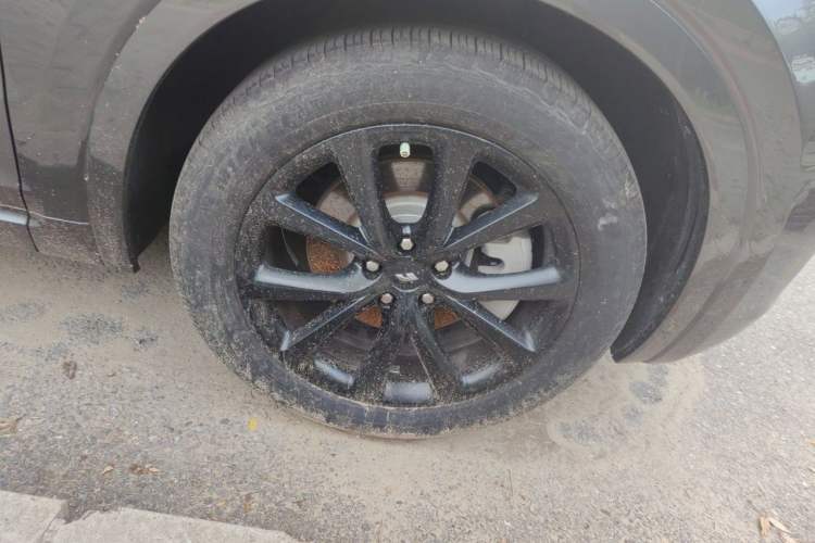 Used Li Auto ONE 2021 Extended-Range 6-Seater Version Right Front Wheel Hub