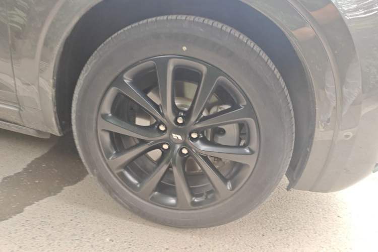 Used Li Auto ONE 2021 Extended-Range 6-Seater Version Right Front Wheel Hub