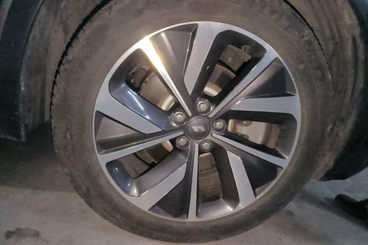Used Li Auto ONE 2021 Extended-Range 6-Seater Version Right Front Wheel Hub