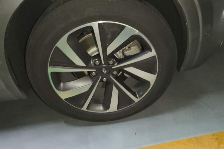 Used Li Auto ONE 2021 Extended-Range 6-Seater Version Right Front Wheel Hub