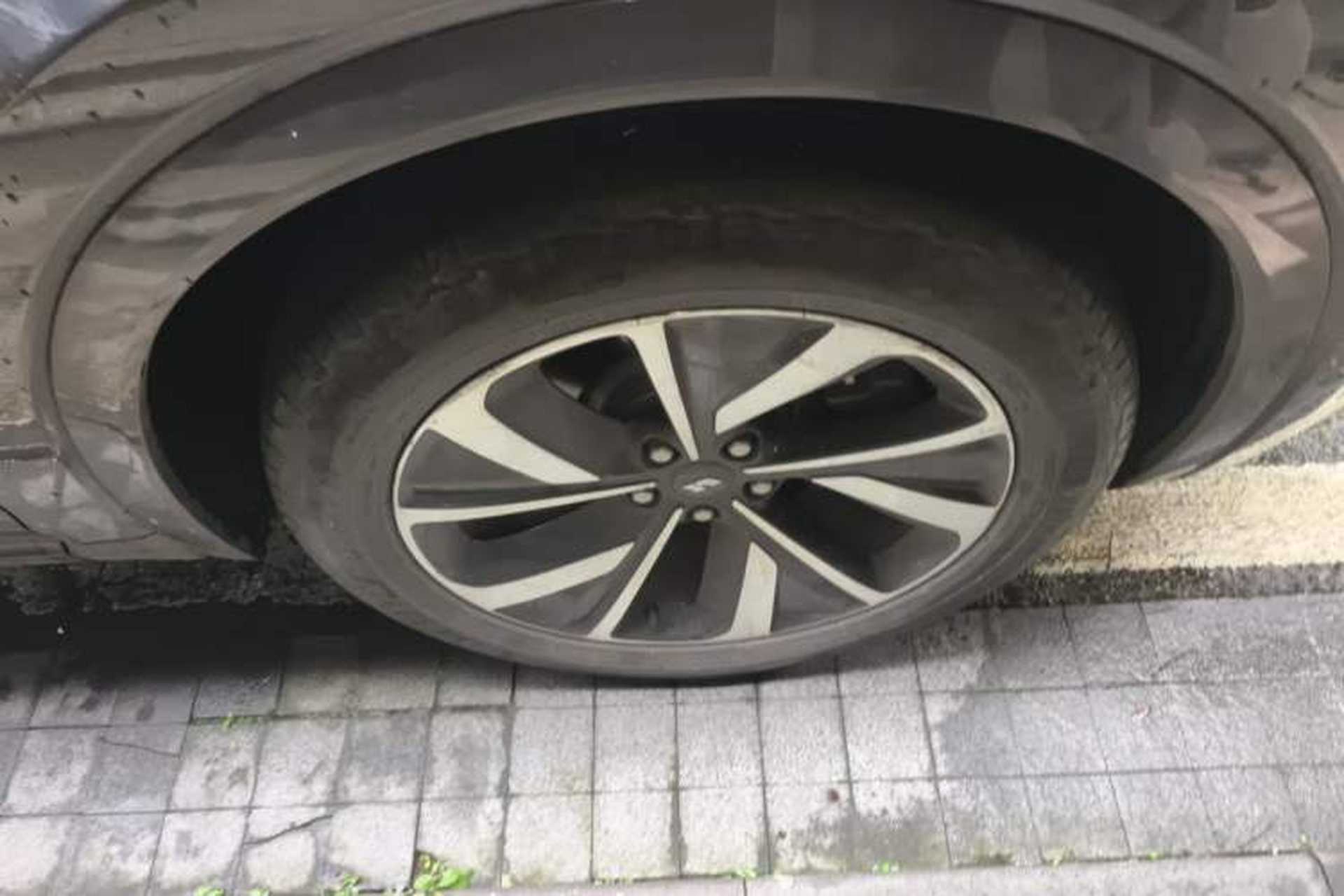 Used Li Auto ONE 2021 Extended-Range 6-Seater Version Right Front Wheel Hub