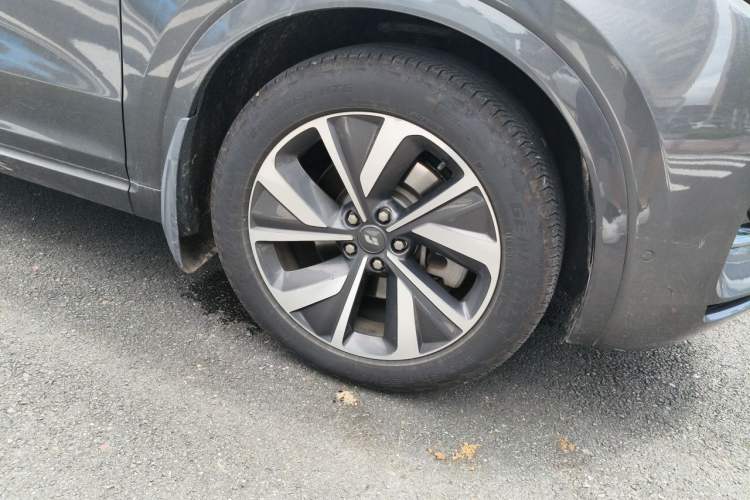 Used Li Auto ONE 2021 Extended-Range 6-Seater Version Right Front Wheel Hub