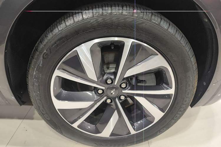 Used Li Auto ONE 2021 Extended-Range 6-Seater Version Right Front Wheel Hub