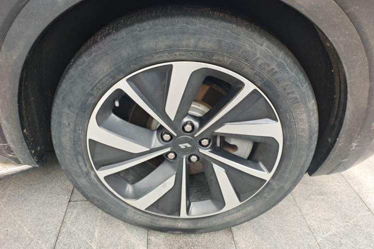 Used Li Auto ONE 2021 Extended-Range 6-Seater Version Right Front Wheel Hub