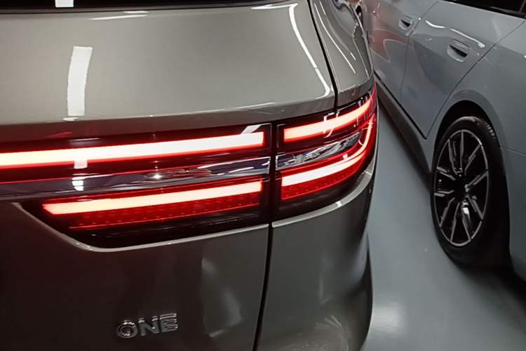 Used Li Auto ONE 2021 Extended-Range 6-Seater Version Right Rear Taillight