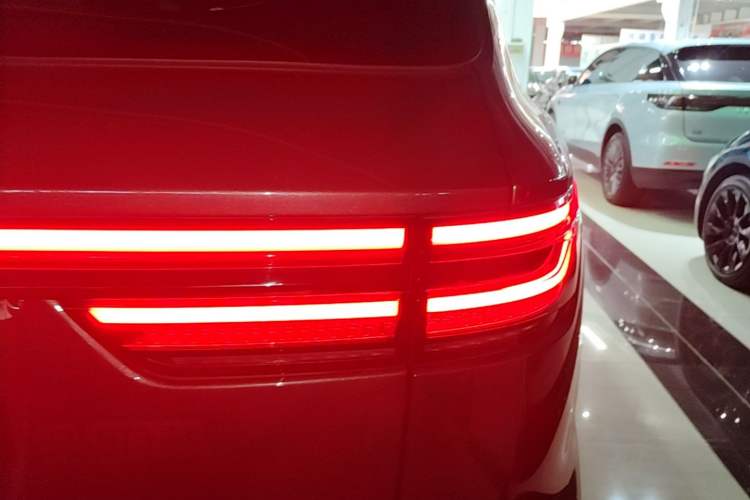 Used Li Auto ONE 2021 Extended-Range 6-Seater Version Right Rear Taillight