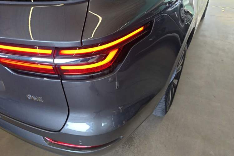 Used Li Auto ONE 2021 Extended-Range 6-Seater Version Right Rear Taillight