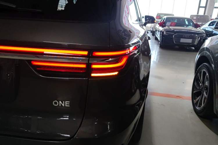 Used Li Auto ONE 2021 Extended-Range 6-Seater Version Right Rear Taillight
