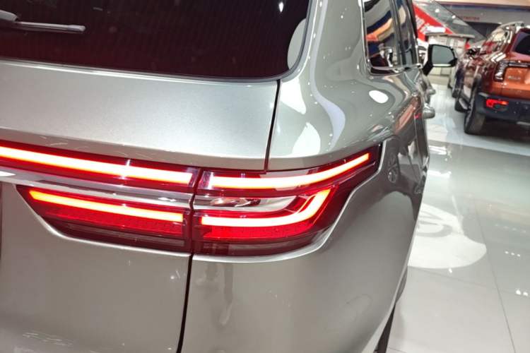 Used Li Auto ONE 2021 Extended-Range 6-Seater Version Right Rear Taillight