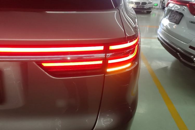 Used Li Auto ONE 2021 Extended-Range 6-Seater Version Right Rear Taillight