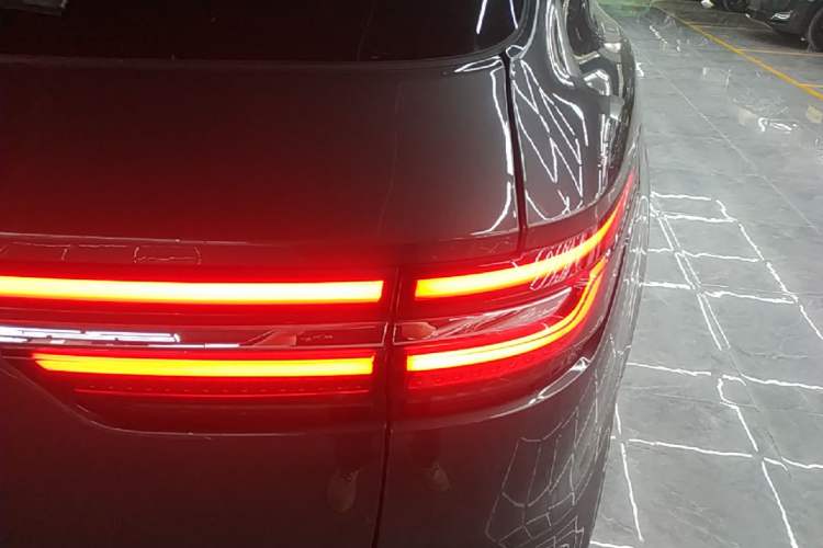 Used Li Auto ONE 2021 Extended-Range 6-Seater Version Right Rear Taillight