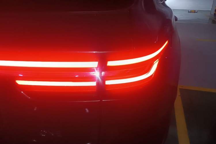 Used Li Auto ONE 2021 Extended-Range 6-Seater Version Right Rear Taillight