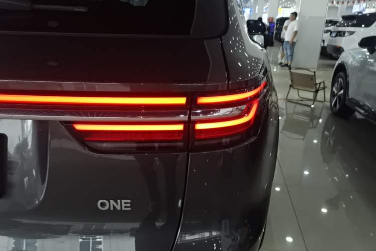 Used Li Auto ONE 2021 Extended-Range 6-Seater Version Right Rear Taillight