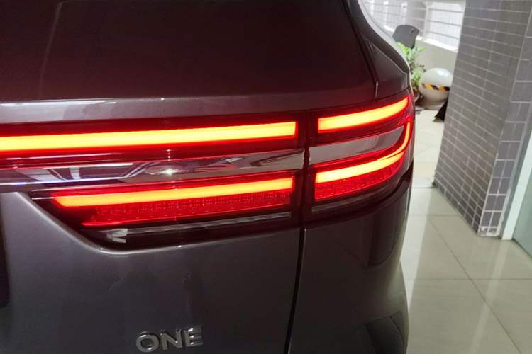 Used Li Auto ONE 2021 Extended-Range 6-Seater Version Right Rear Taillight
