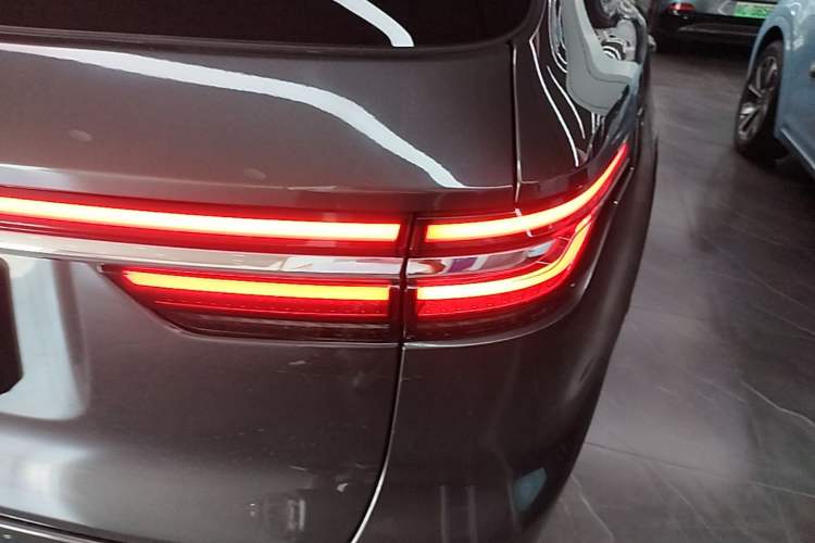 Used Li Auto ONE 2021 Extended-Range 6-Seater Version Right Rear Taillight