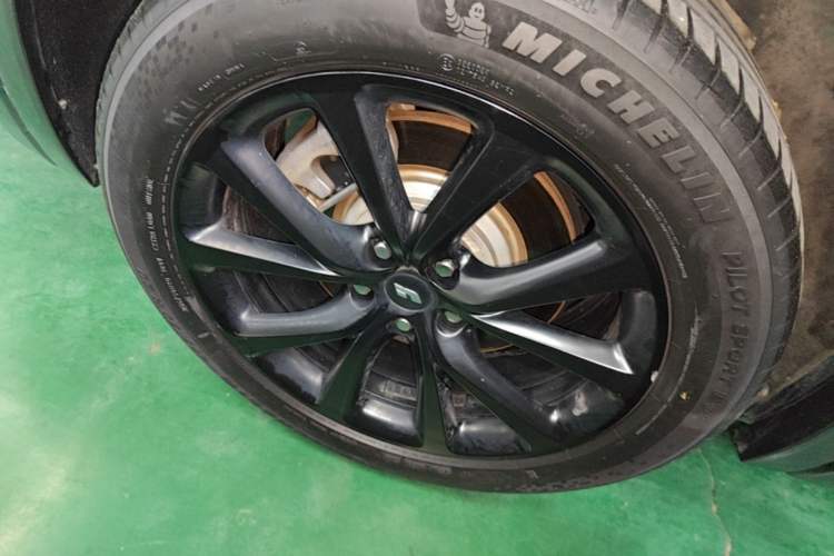 Used Li Auto ONE 2021 Extended-Range 6-Seater Version Right Rear Wheel Hub