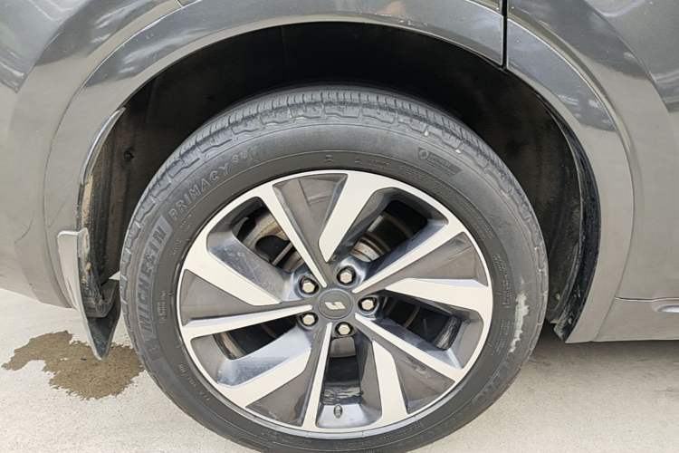 Used Li Auto ONE 2021 Extended-Range 6-Seater Version Right Rear Wheel Hub