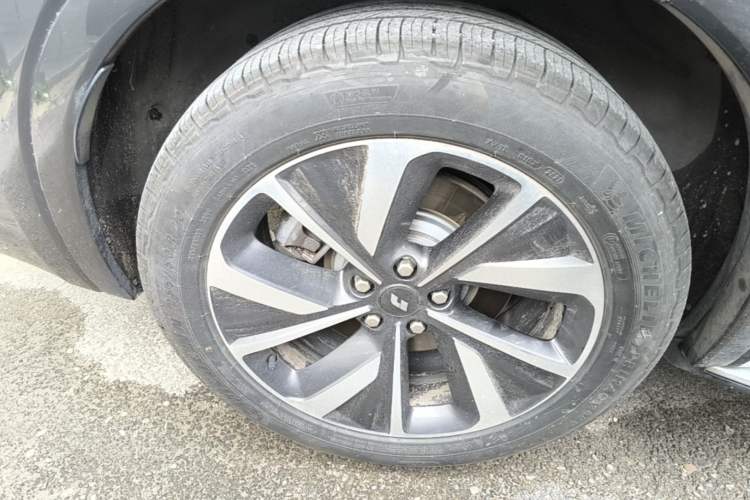 Used Li Auto ONE 2021 Extended-Range 6-Seater Version Right Rear Wheel Hub