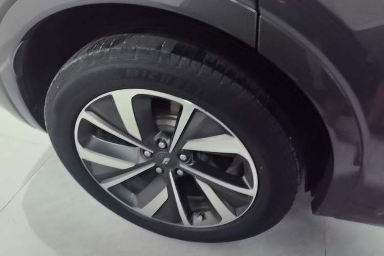 Used Li Auto ONE 2021 Extended-Range 6-Seater Version Right Rear Wheel Hub