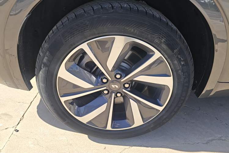 Used Li Auto ONE 2021 Extended-Range 6-Seater Version Right Rear Wheel Hub