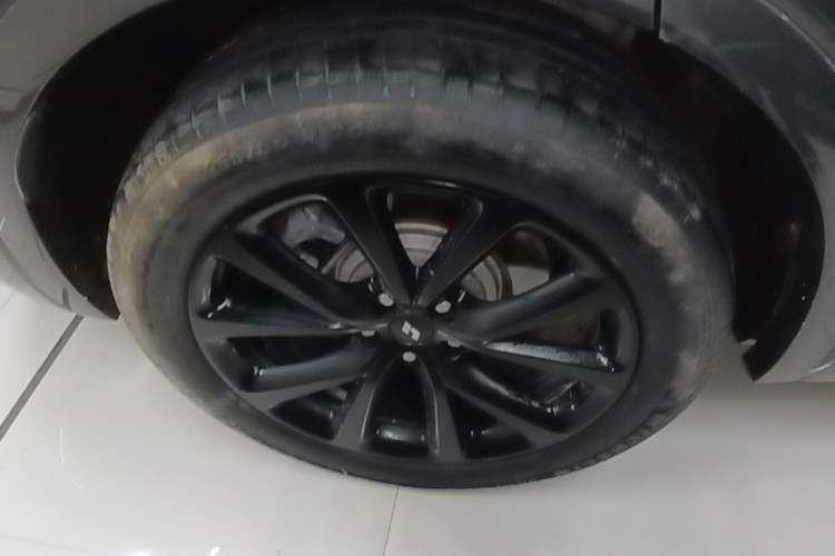 Used Li Auto ONE 2021 Extended-Range 6-Seater Version Right Rear Wheel Hub