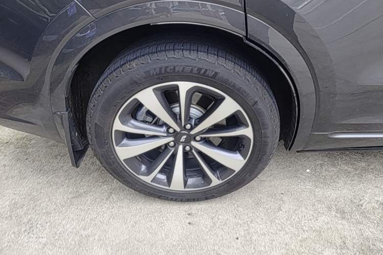 Used Li Auto ONE 2021 Extended-Range 6-Seater Version Right Rear Wheel Hub