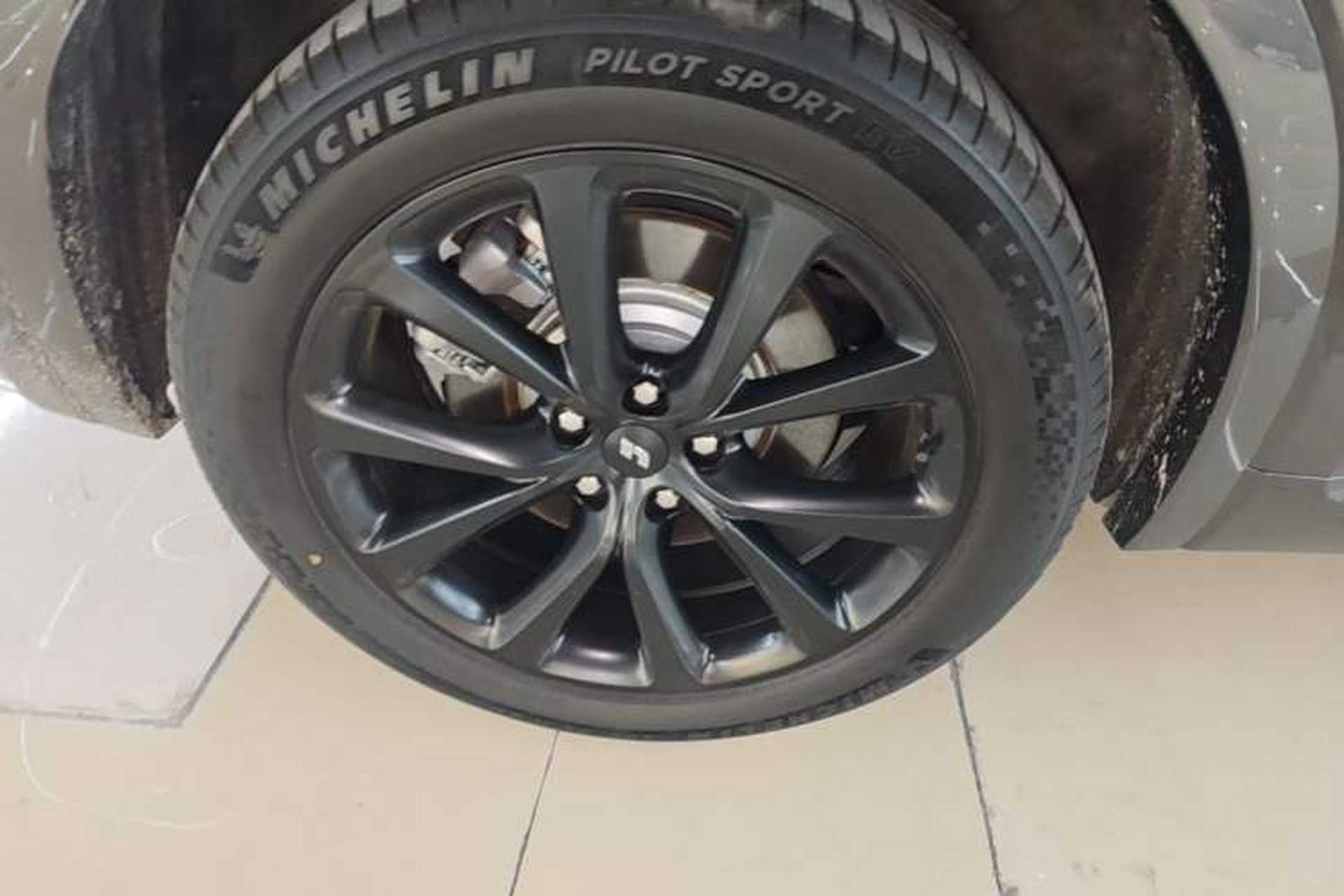 Used Li Auto ONE 2021 Extended-Range 6-Seater Version Right Rear Wheel Hub