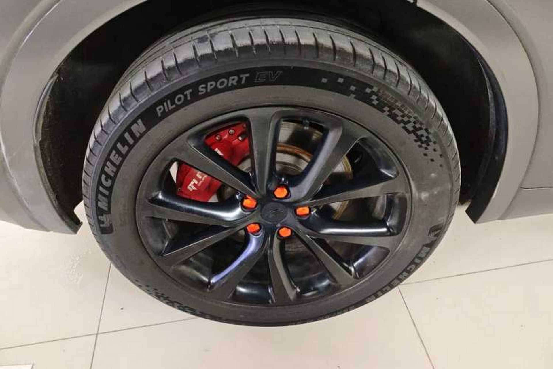 Used Li Auto ONE 2021 Extended-Range 6-Seater Version Right Rear Wheel Hub