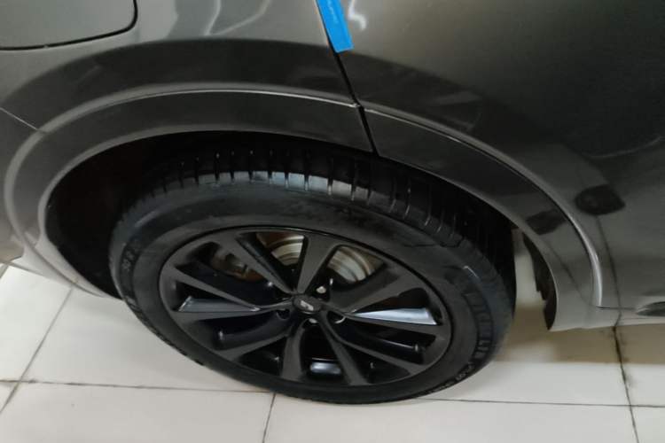 Used Li Auto ONE 2021 Extended-Range 6-Seater Version Right Rear Wheel Hub