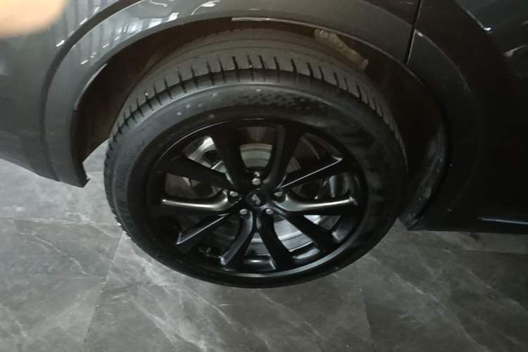 Used Li Auto ONE 2021 Extended-Range 6-Seater Version Right Rear Wheel Hub