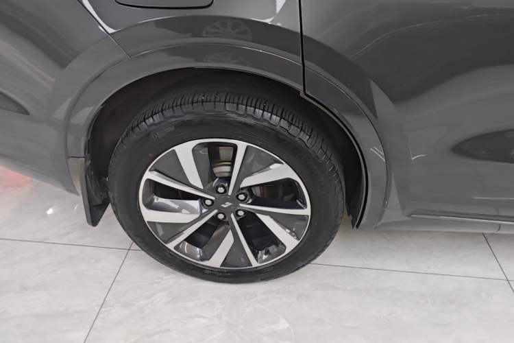 Used Li Auto ONE 2021 Extended-Range 6-Seater Version Right Rear Wheel Hub